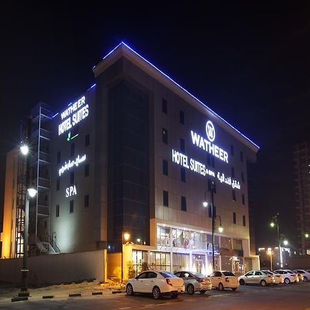 瓦提尔套房酒店 达曼 外观 照片