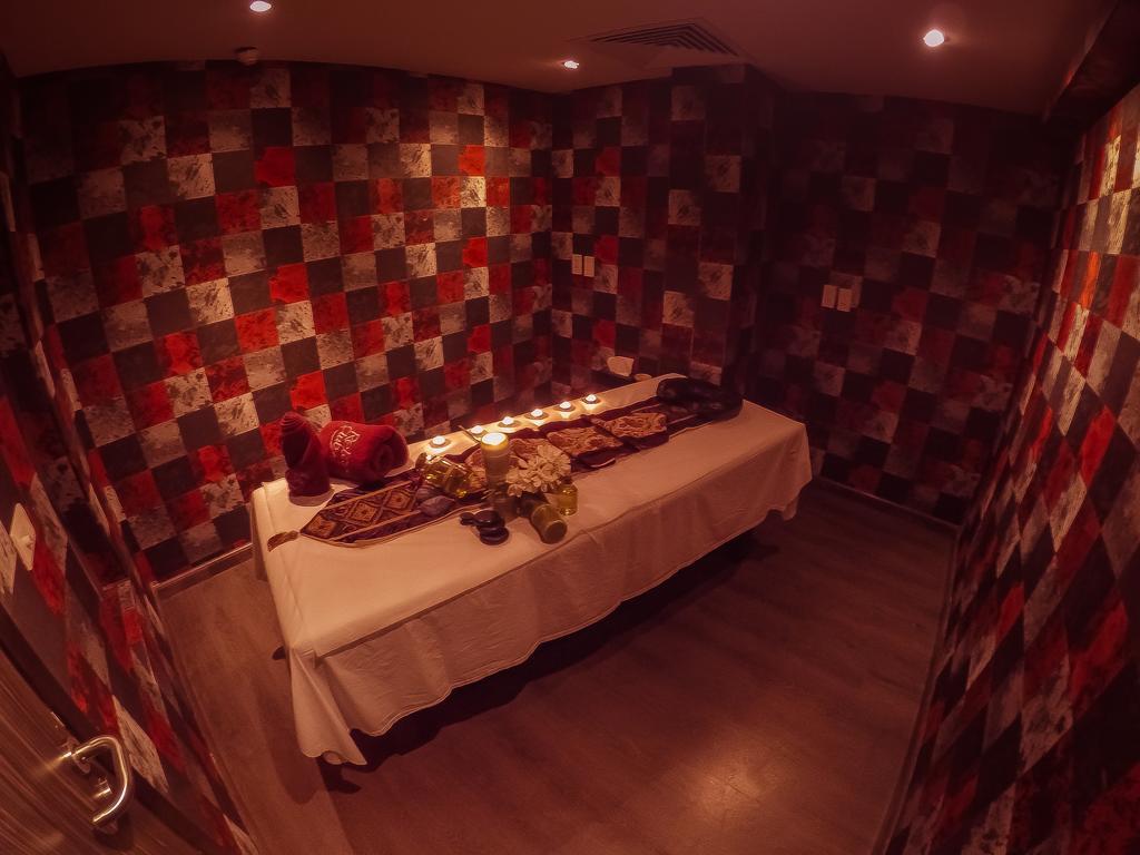 瓦提尔套房酒店 达曼 外观 照片