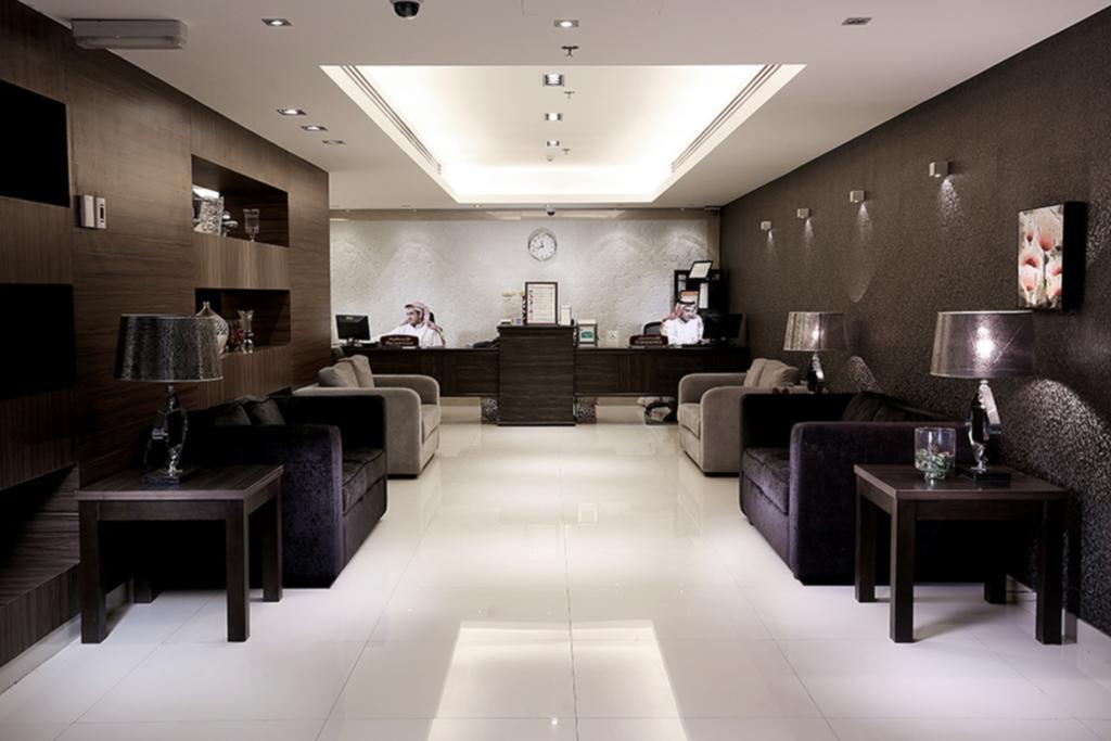 瓦提尔套房酒店 达曼 外观 照片